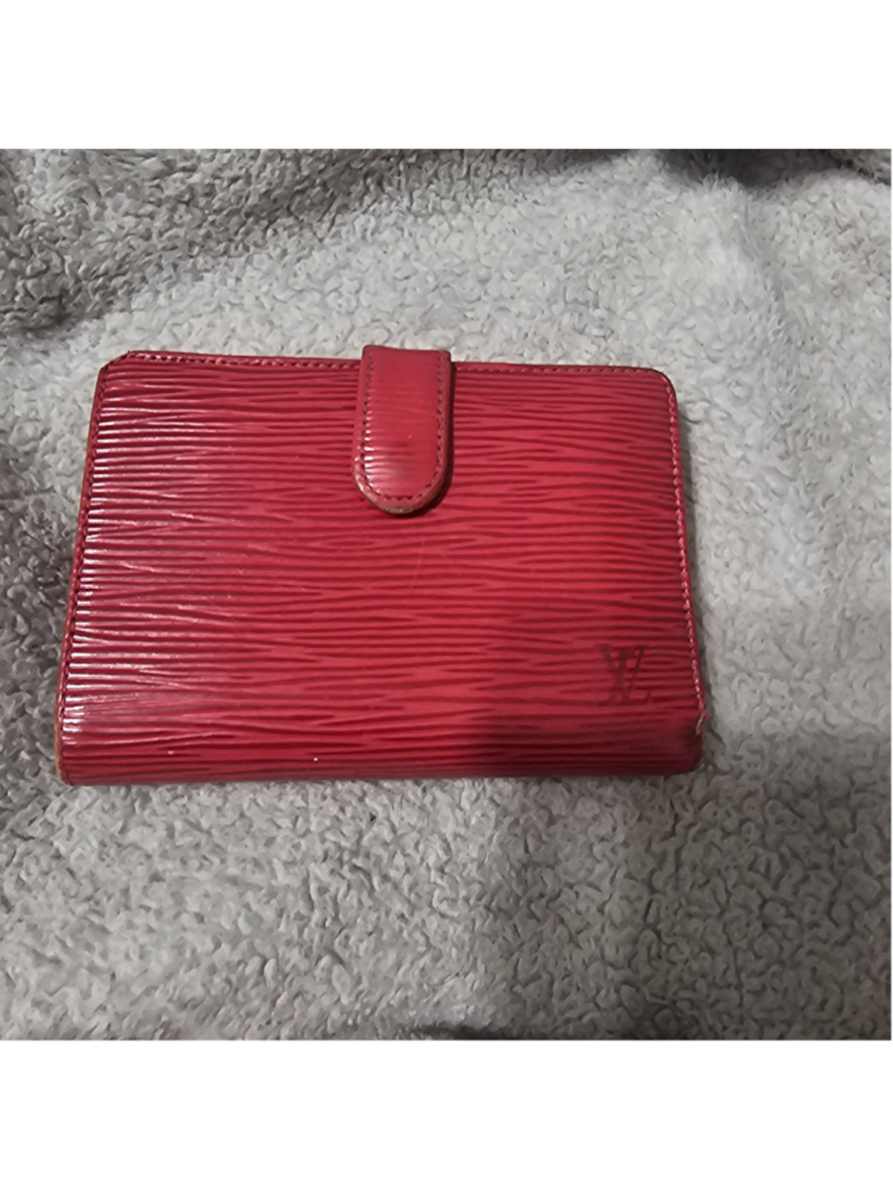 Louis Vuitton Epi Leather Wallet Kisslock Red Gold